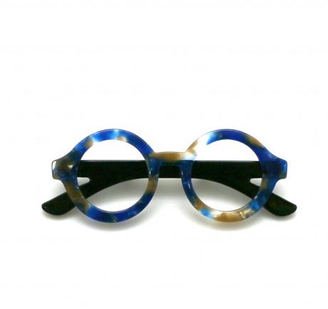 Moon C Glasses Pin / Resin / Blue, Beige, Black / Gift Idea