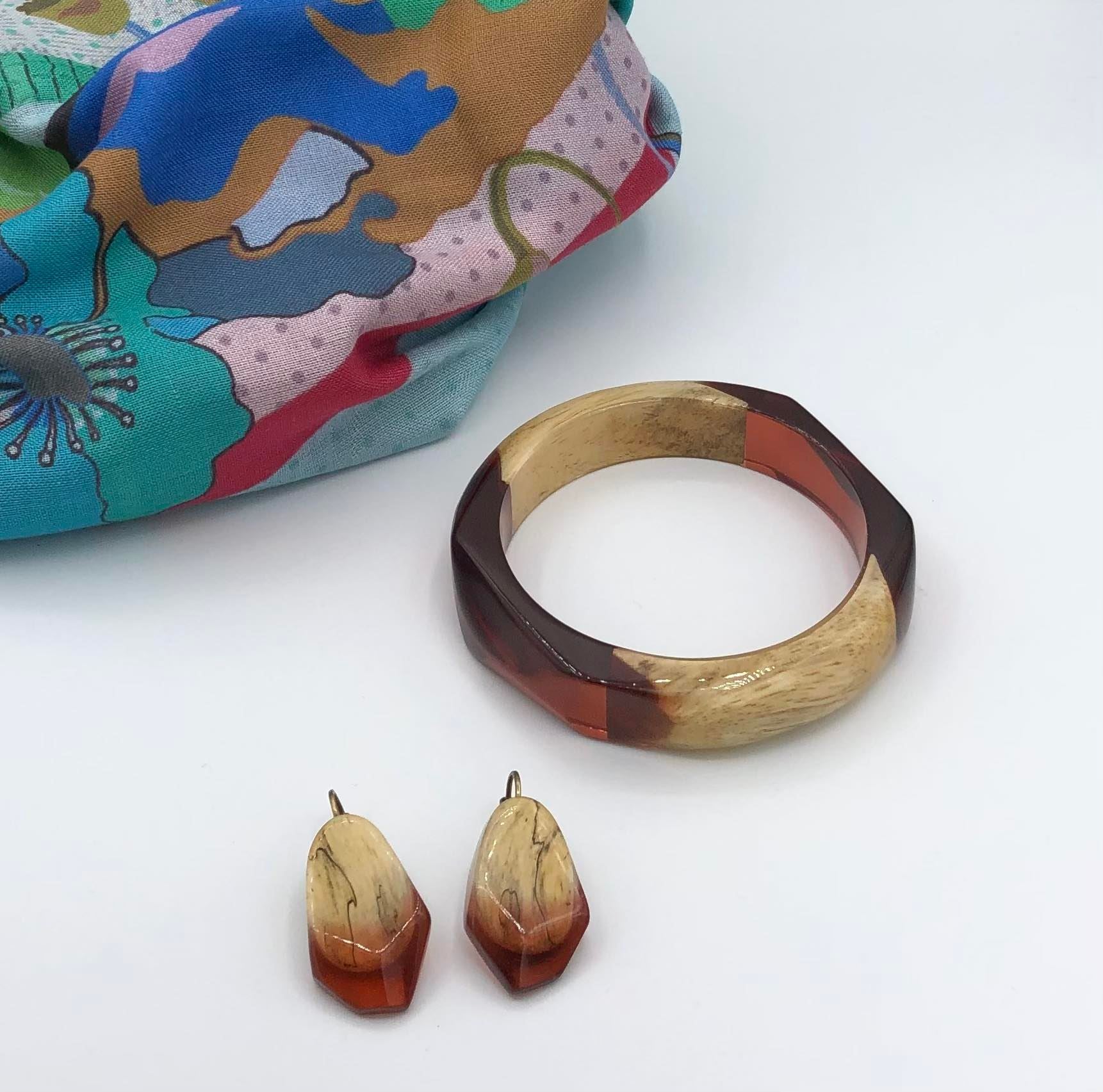 Nature Bijoux Fashion Jewelry Set / Bangle Bracelet And Earrings / Tamarind, Eco Resin / Red, Beige / Sweet Amber