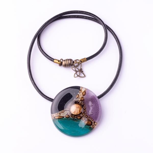 fashion short necklace on leather cord