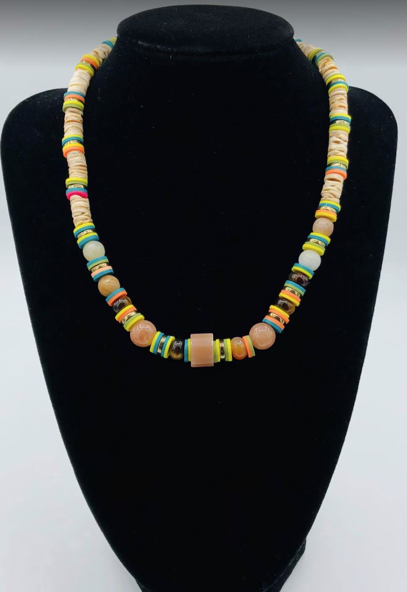 Habana Paris Short Necklace / Natural Stones, Sea Shells, Glass Beads / Beige, Multicolor / Fashion Jewelry