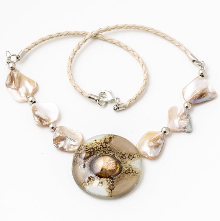 Cristalida Necklace For Women / Fused glass, Suede Leather, sea Shells / Beige, White / Nacar